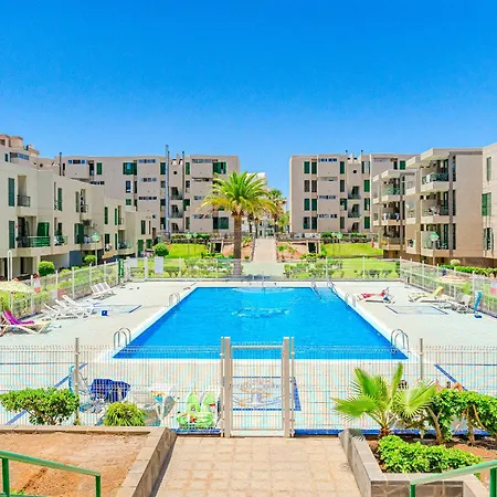 3-bedroom In Playa De Americas With Ac, Pool, Parking Playa de las Américas