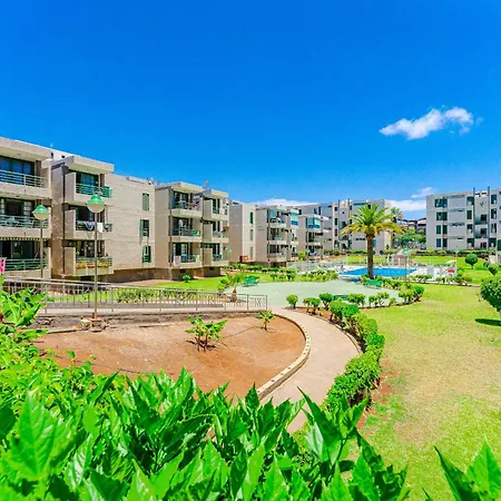 3-bedroom In Playa De Americas With Ac, Pool, Parking Apartment *