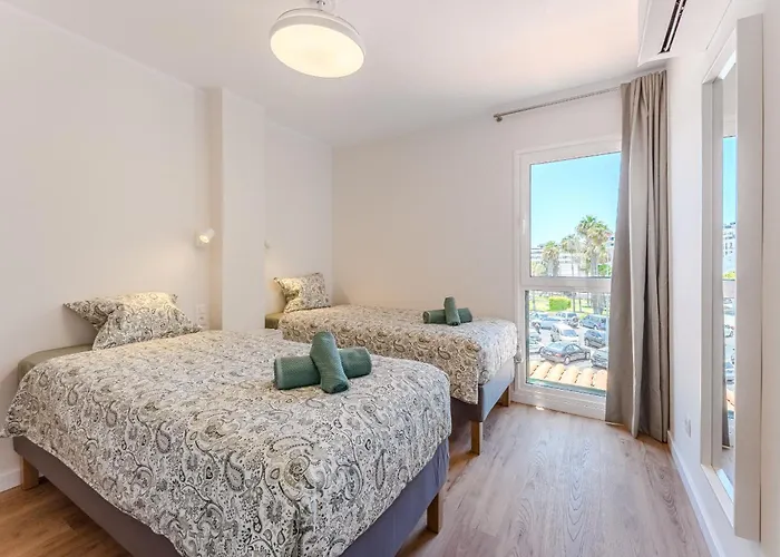 3-bedroom In Playa De Americas With Ac, Pool, Parking * 美洲海滩