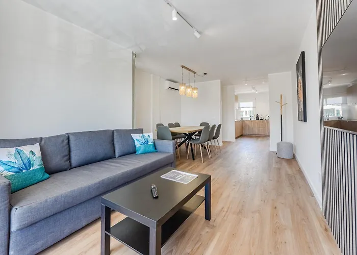 3-bedroom In Playa De Americas With Ac, Pool, Parking 公寓 *