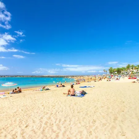 아파트 3-bedroom In Playa De Americas With Ac, Pool, Parking