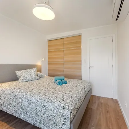 아파트 3-bedroom In Playa De Americas With Ac, Pool, Parking *