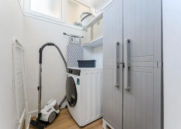 3-bedroom In Playa De Americas With Ac, Pool, Parking * Playa de las Americas (Tenerife)