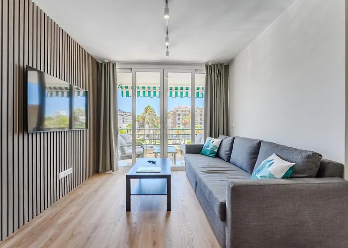 Apartment 3-bedroom In Playa De Americas With Ac, Pool, Parking