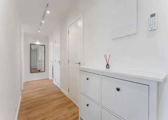 3-bedroom In Playa De Americas With Ac, Pool, Parking Playa de las Americas (Tenerife)