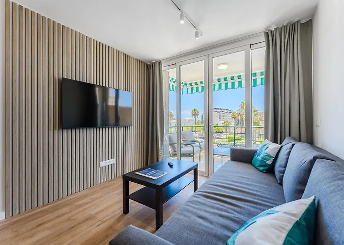 3-bedroom In Playa De Americas With Ac, Pool, Parking Apartment *