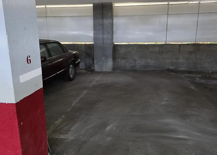 3-bedroom In Playa De Americas With Ac, Pool, Parking Apartment